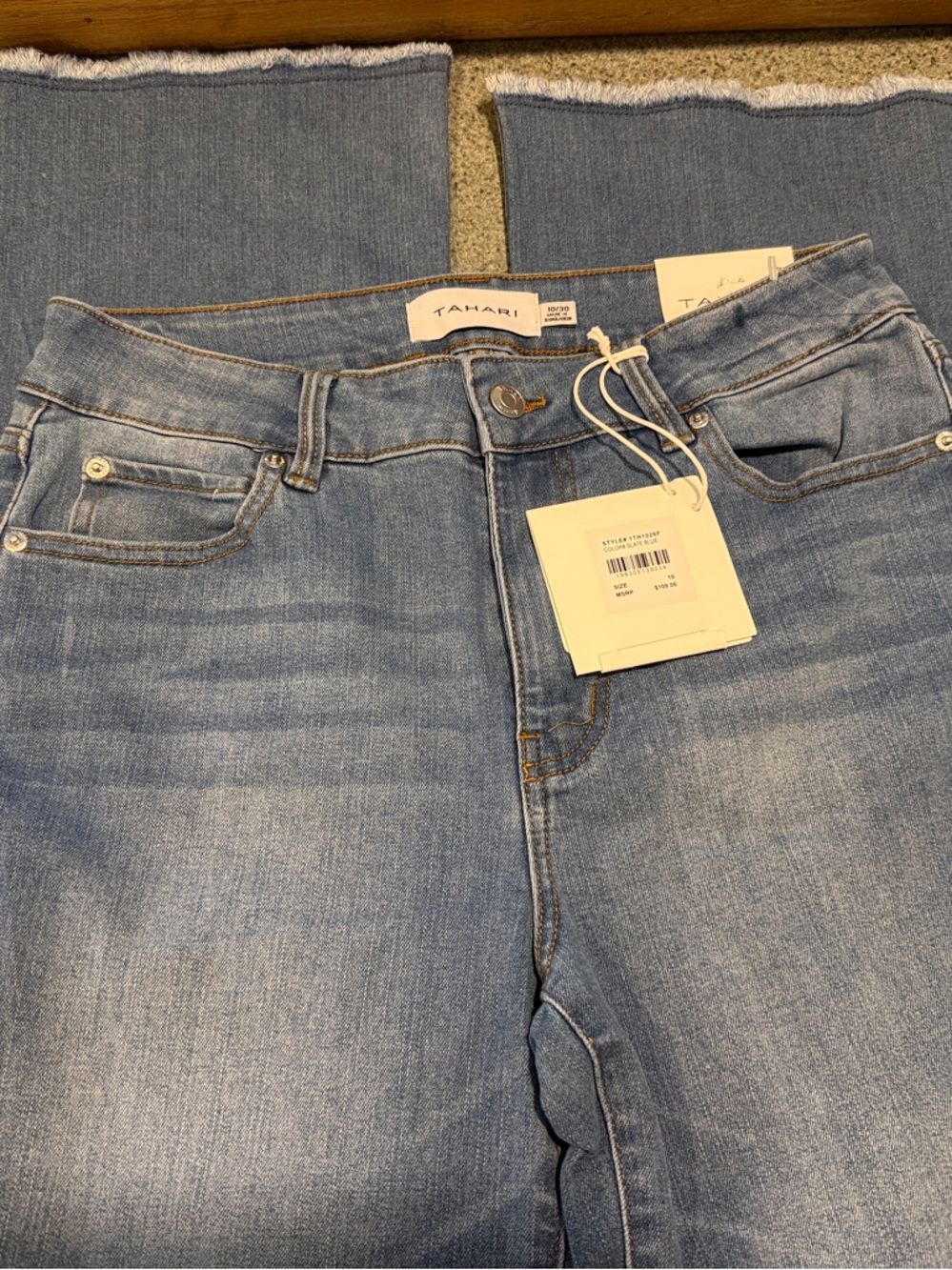 Tahari medium Blue slight Flare Jeans nwt $109 sz 10 sku15
